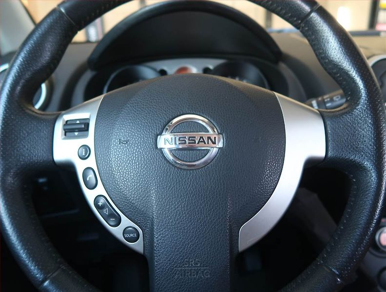 Nissan Qashqai (2007) 1.6, nová STK, zamluveno - fotka 15 z 16