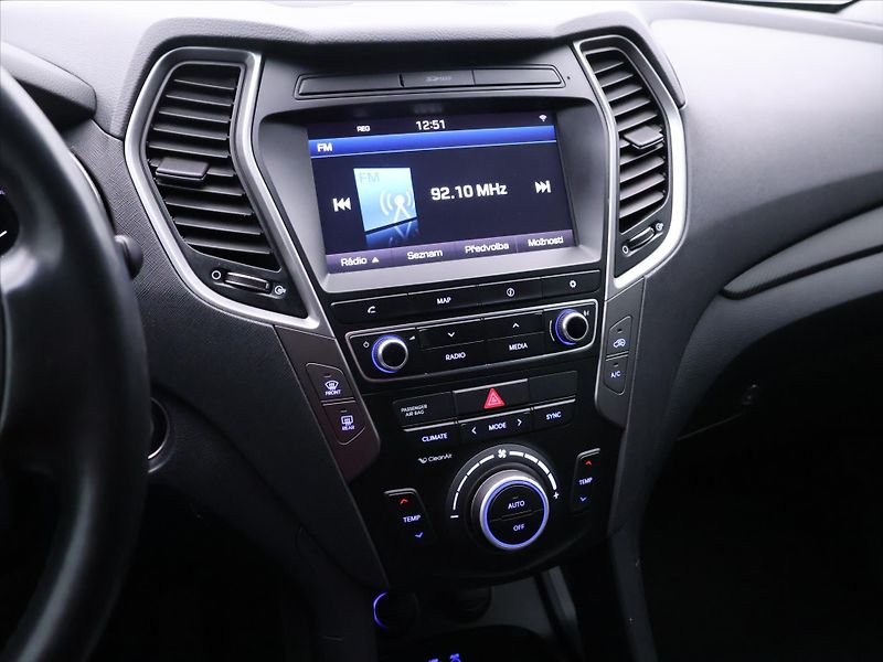 Hyundai Santa Fe 2,2 CRDI 147 kW Aut. 4x4 CZ - fotka 20 z 33