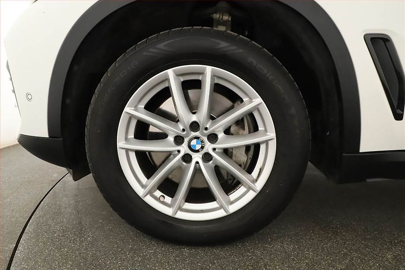 BMW X5 (2019) xDrive40i - fotka 20 z 20