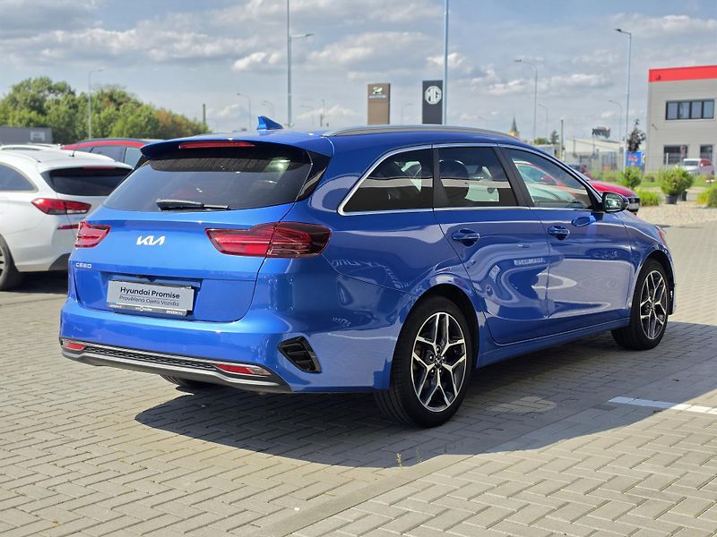 Kia Ceed (2022) 1,5 T-GDI 118kW DCT TOP - fotka 5 z 15