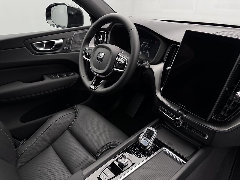 Volvo XC60 (2026) B5 AWD AUT ULTRA BLACK EDITION - fotka 24 z 24