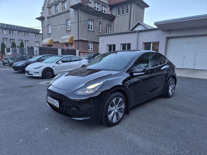 Tesla Model Y RWD 220kw 19ALU SOH 95% - fotka 2 z 49