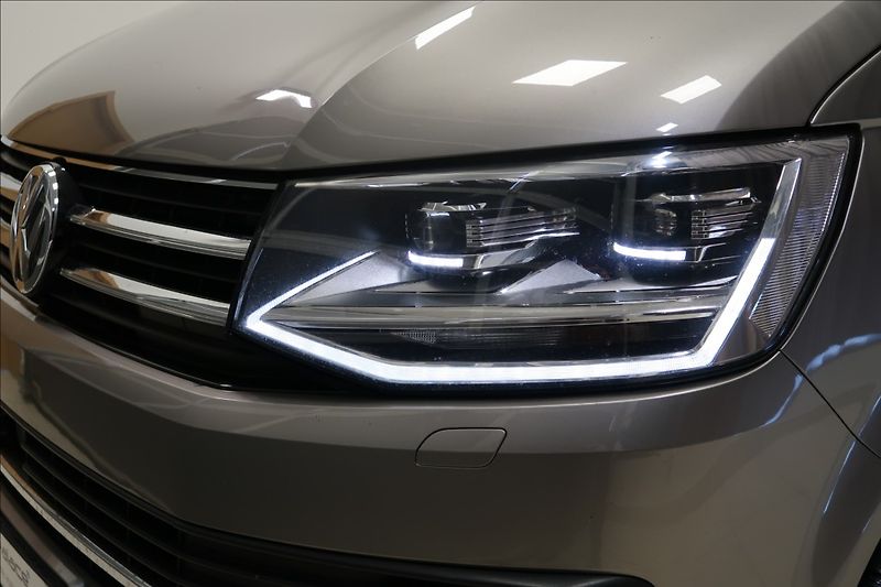 Volkswagen Multivan 2,0 TDI DSG 4MOTION HIGHLINE - fotka 43 z 45