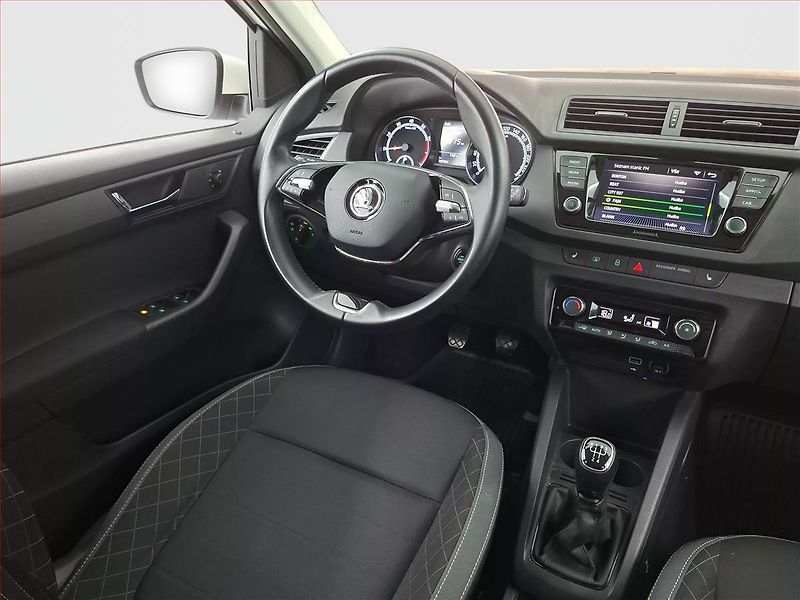 Škoda Fabia (2022) Style 1.0 TSI, ČR,1.maj - fotka 7 z 15