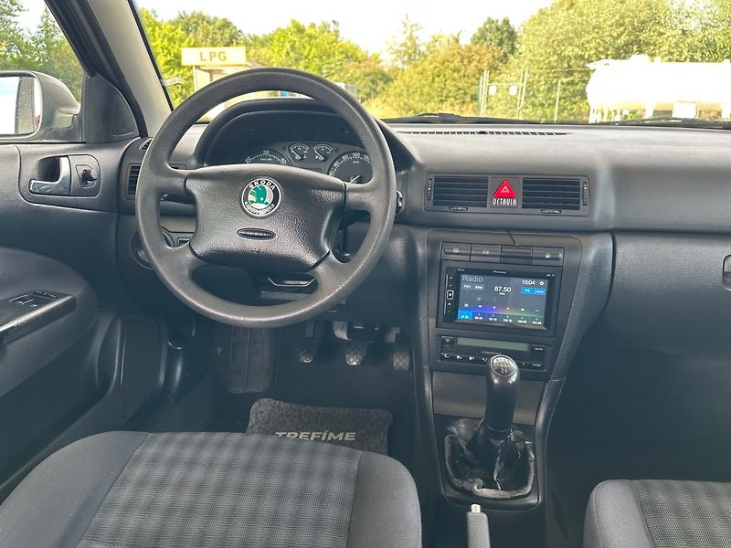 Škoda Octavia (2006) 1.9TDi GARANCE KM - fotka 9 z 15
