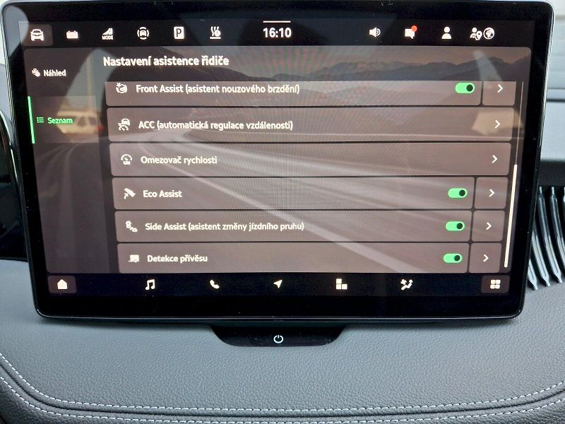 Škoda Superb (2025) Combi iV L&K DSG 1,5TSi 150kW - fotka 20 z 35
