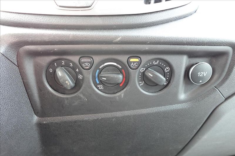 Ford Transit 2,0 TDCi  L3H2 9MÍST KLIMA - fotka 35 z 37
