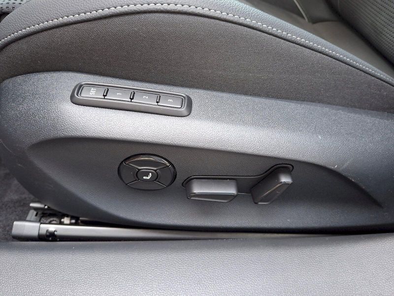 Škoda Superb (2025) iV SportLine DSG 1,5TSi 150kW - fotka 33 z 35
