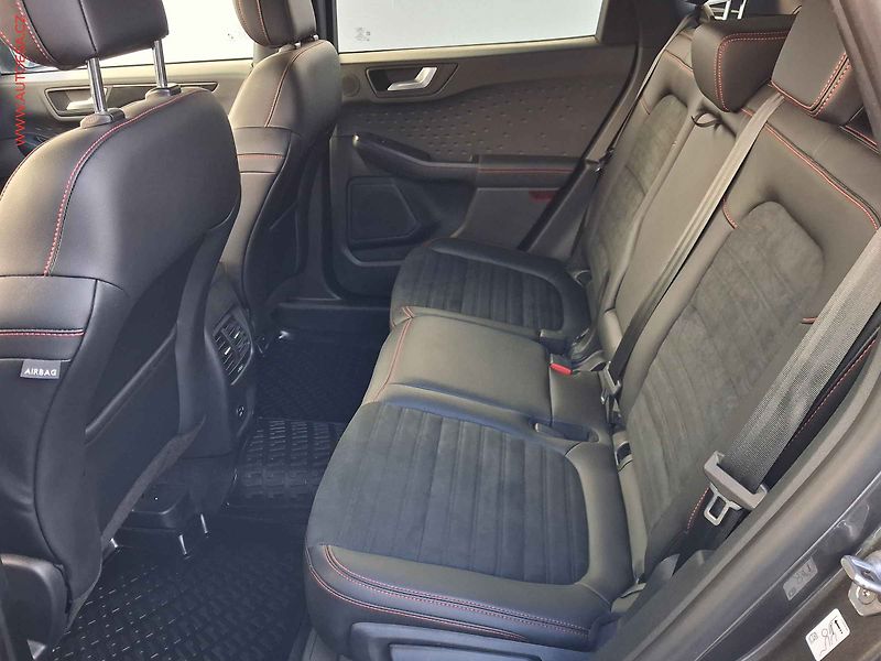 Ford Kuga (2021) 1.5 EB, ST-Line, LED, navi - fotka 10 z 21