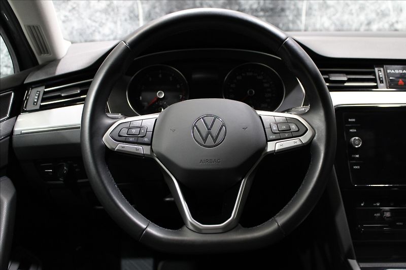 Volkswagen Passat 1,5 TSI DSG Business 1.maj. CZ - fotka 21 z 35