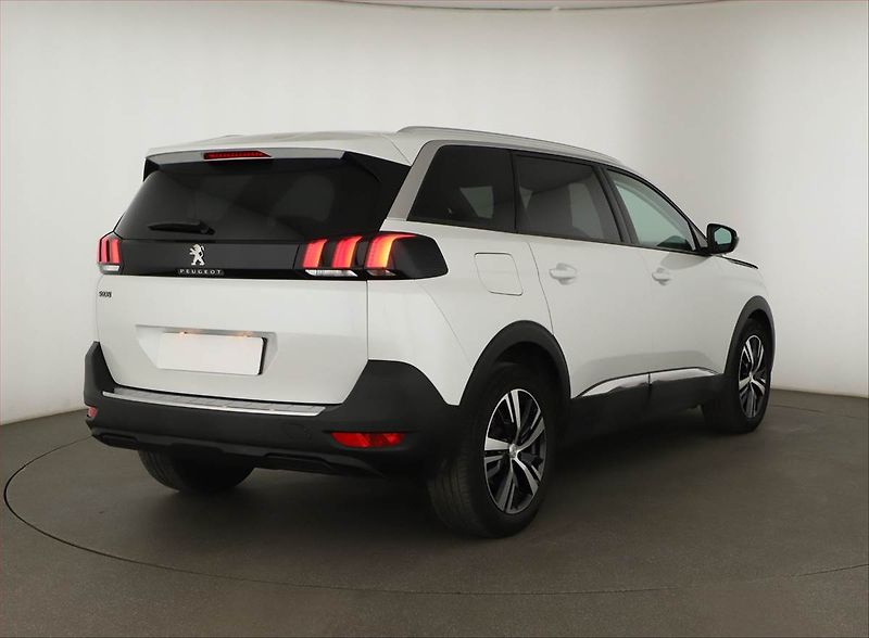 Peugeot 5008 (2019) PureTech 130 - fotka 5 z 15