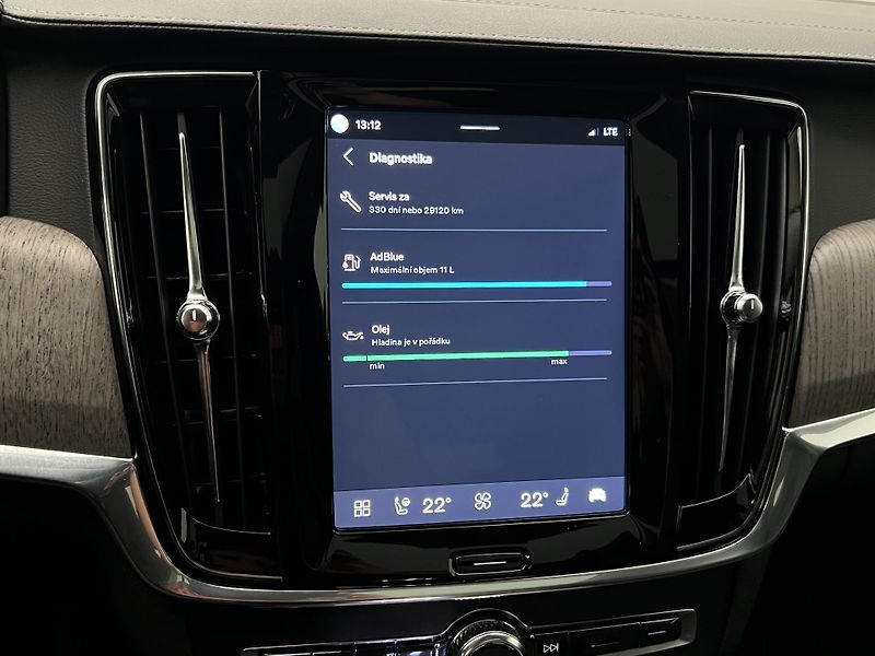 Volvo V90 CC B4 AWD PLUS AUT - fotka 39 z 45