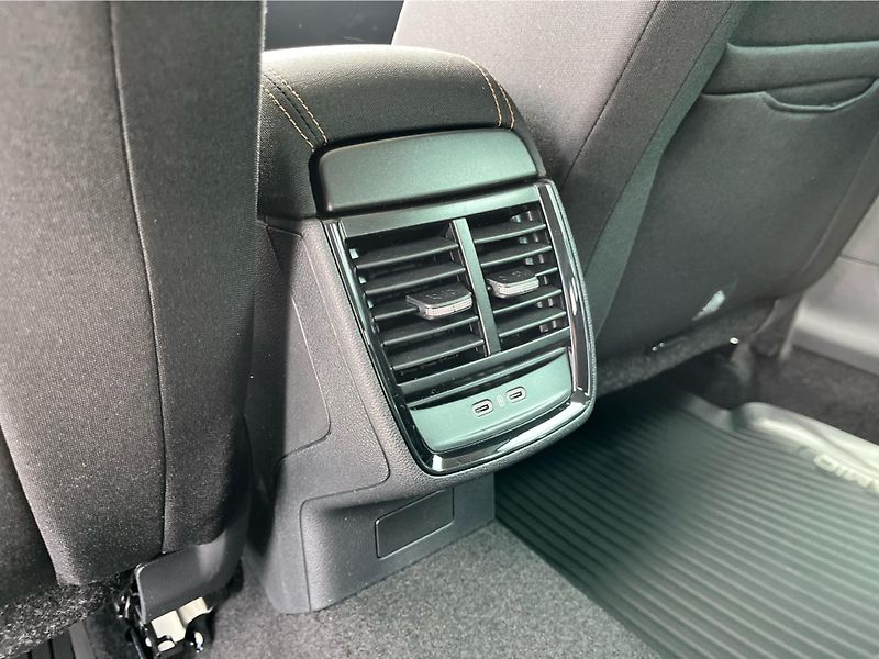 Škoda Kamiq 1.0 TSi 85 kW Top Selection - fotka 24 z 29