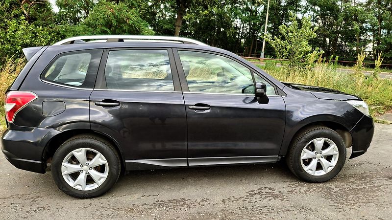 Subaru Forester 2.0 benzin 110 kw 4x4 - fotka 9 z 43