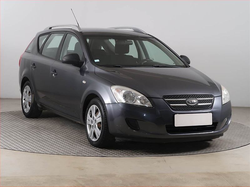 Kia Ceed (2009) 1.6 CRDi, nová STK, rezervace - fotografie inzerátu