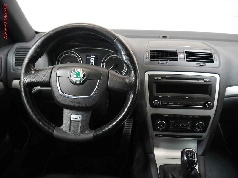 Škoda Octavia (2010) 2.0 TSI, servis.kniha, AC - fotka 11 z 16