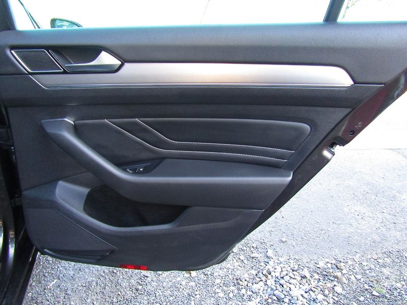 Volkswagen Passat (2022) 2.0 TDI DSG 147kW  MATRIX - fotka 26 z 41