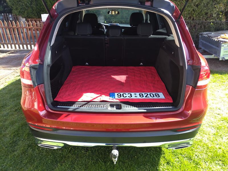 Mercedes-Benz GLC (2015) 220 d 4Matic - fotka 9 z 15
