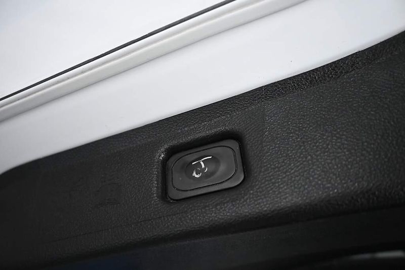 Ford S-MAX (2020) 2.0 LED SONY ACC 8AT ECOBLUE T - fotka 27 z 36