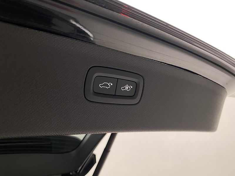 Volvo XC90 B5 AWD BRIGHT PLUS AUT CZ 7m - fotka 36 z 58