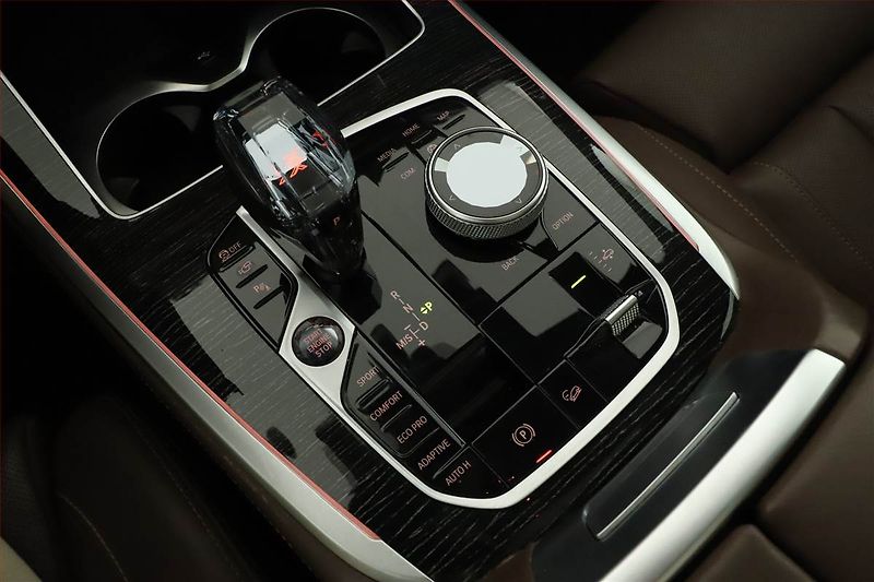 BMW X7 (2022) xDrive40d - fotka 10 z 30