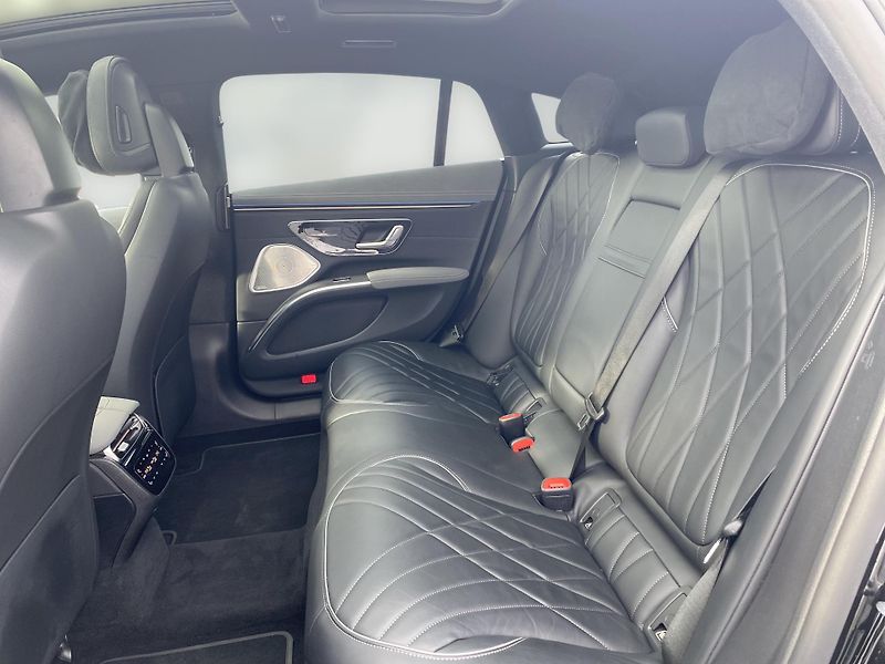 Mercedes-Benz EQS EQS 580 4MATIC AMG - fotka 15 z 26
