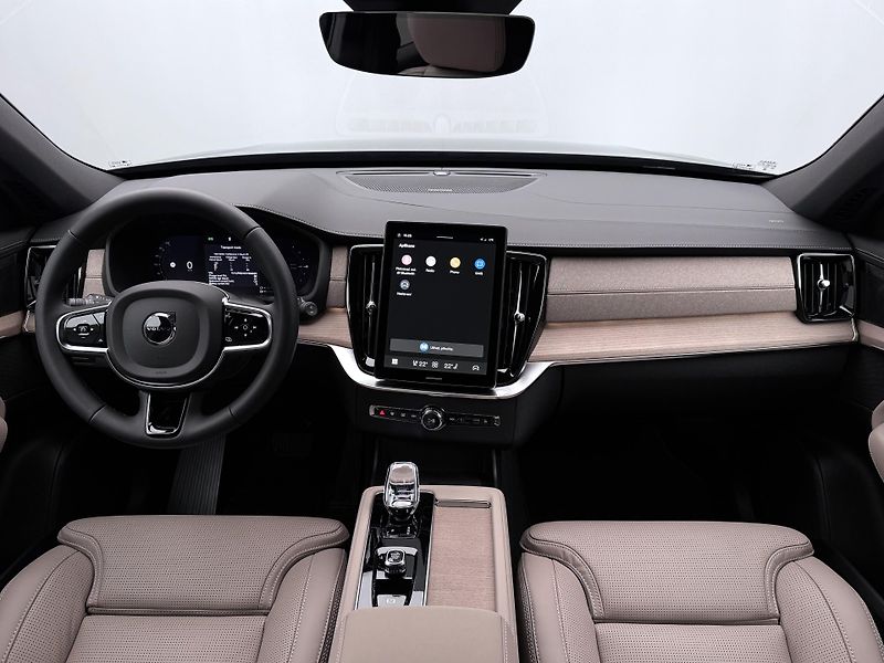 Volvo XC90 (2026) T8 AWD RECHARGE DARK PLUS 7m - fotka 2 z 25