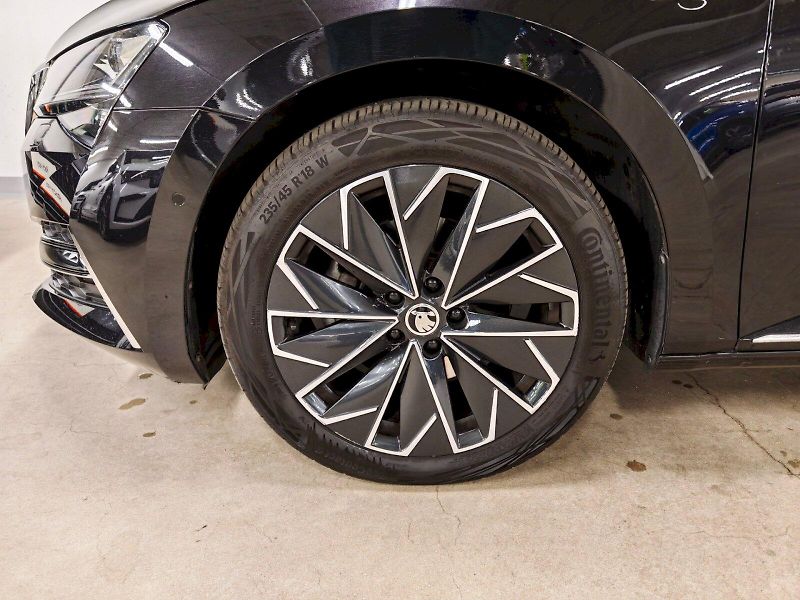 Škoda Superb (2024) iV 1.4 TSI 160 kW DSG L&K - fotka 28 z 28
