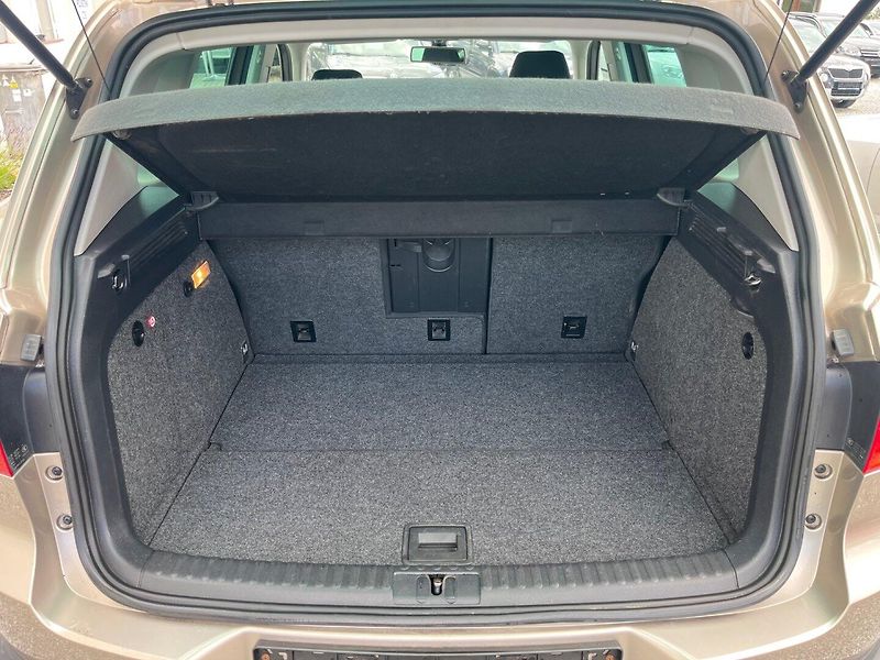 Volkswagen Tiguan (2011) 2.0 TDI 4 MOTION, Bi-Xenon - fotka 10 z 25