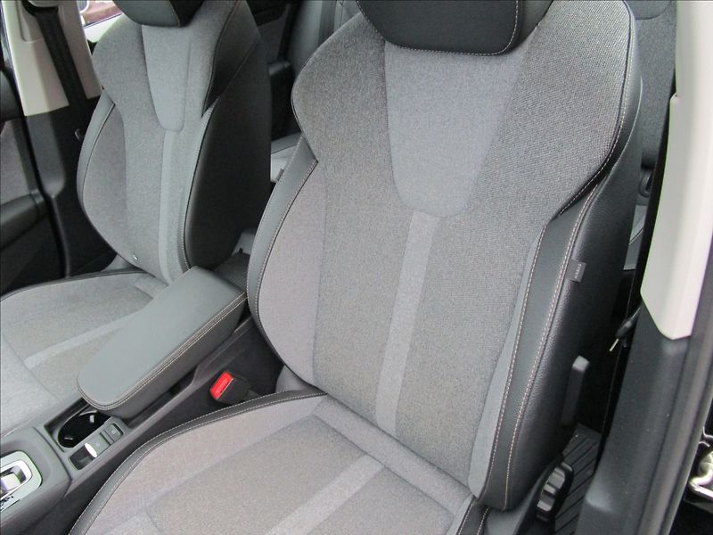 Škoda Octavia Combi 2.0TDi DSG Selection - fotka 18 z 59