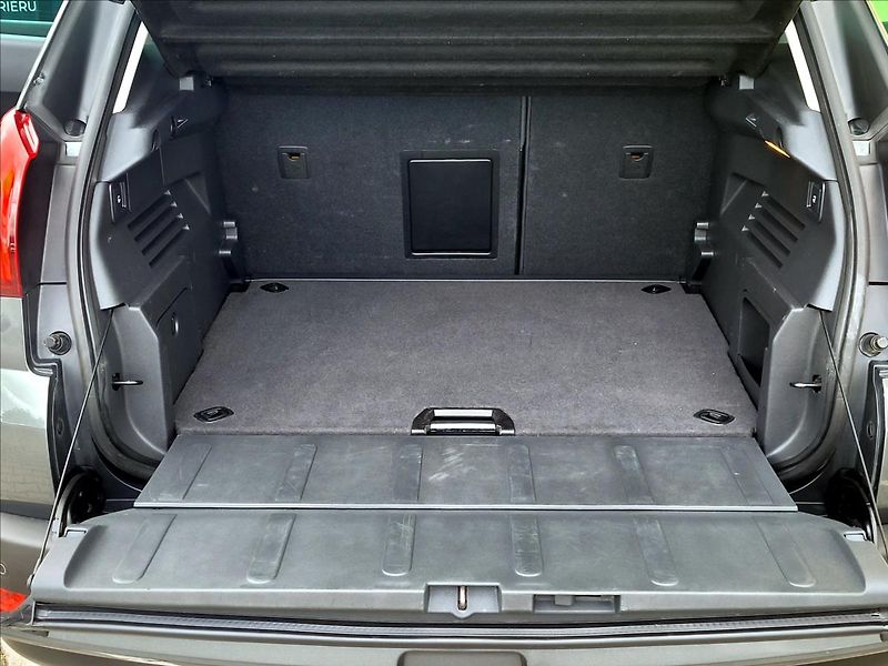 Peugeot 3008 1,6 b-HDi NAVi*SERV.KNÍŽKA* - fotka 13 z 43