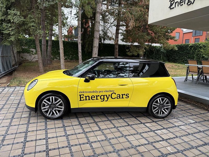 Mini Cooper SE, Hatchback, 135 kW - fotka 3 z 33