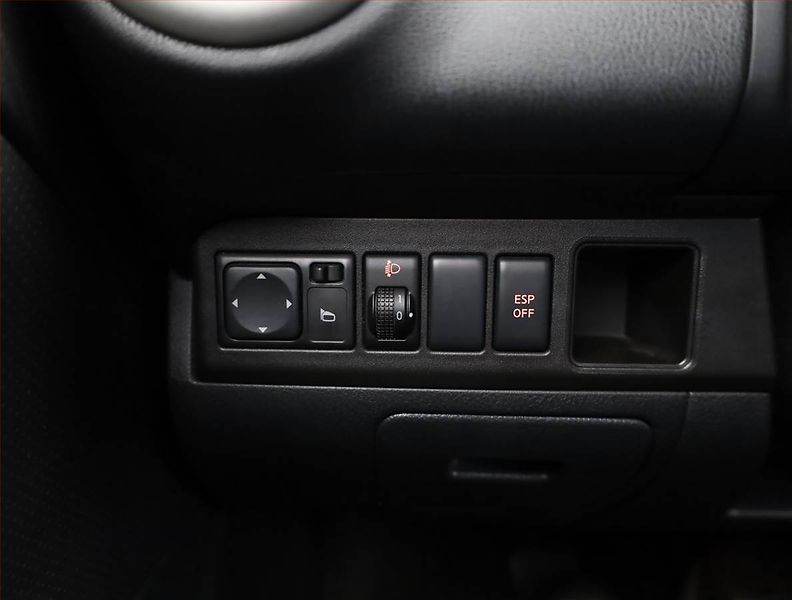 Nissan Note (2009) 1.4, po STK, rezervace - fotka 14 z 15