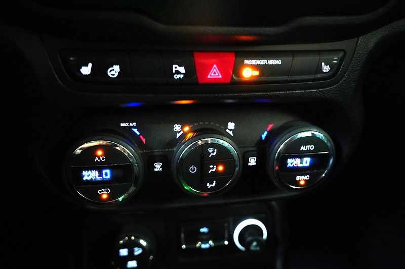 Jeep Renegade - fotka 23 z 27