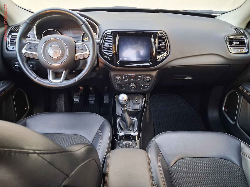 Jeep Compass (2019) 2.0 MJT 4X4, Limited - fotka 8 z 17