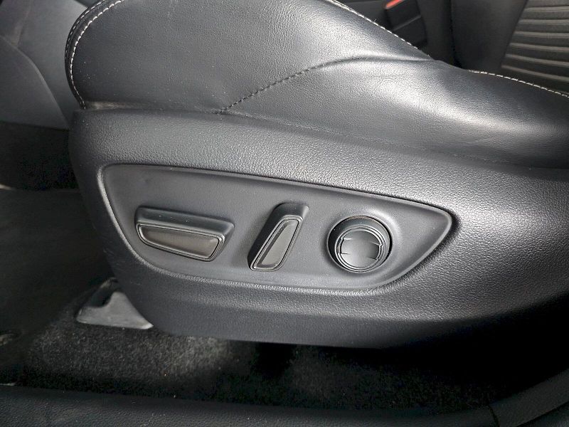 Toyota RAV4 (2021) 2.5HEV 4x4 222k JBL BLACK EDIT - fotka 26 z 34