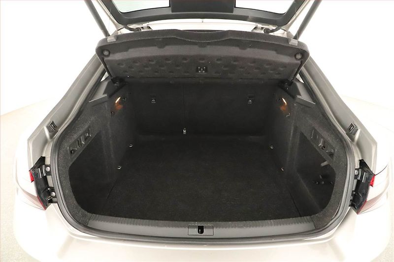 Škoda Superb (2015) 2.0 TDI, Automat, Navi - fotka 15 z 16