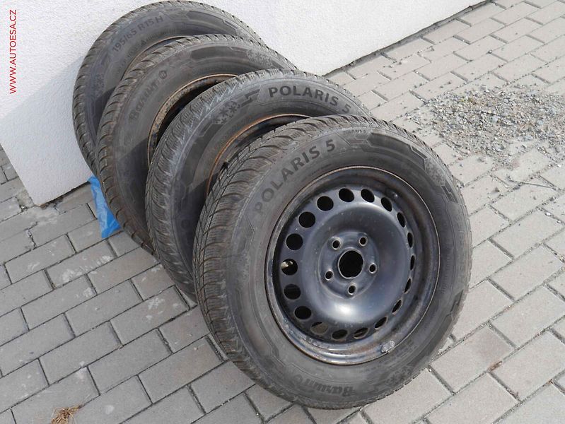 Volkswagen Golf (2009) 1.9 TDi, ČR, Trendline, TZ - fotka 17 z 17