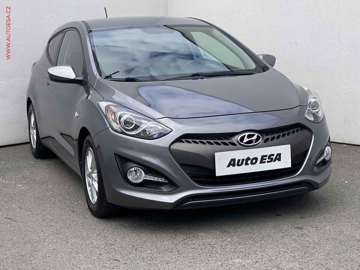 Hyundai i30 1.4 CVVT, AC, park.čidla