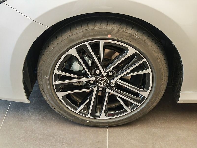 Toyota Camry 2.5 Hybrid Prestige - fotka 7 z 37