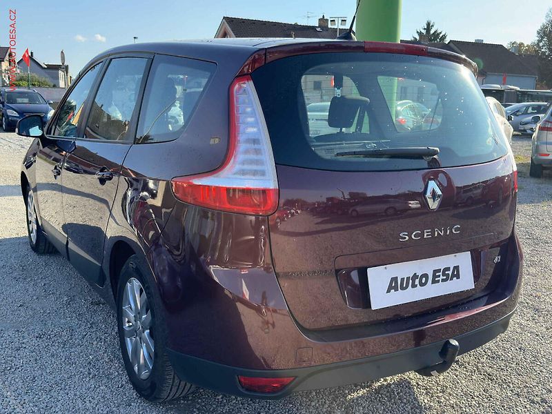 Renault Scénic (2013) 1.5 dCi, navi, autoAC - fotka 6 z 21