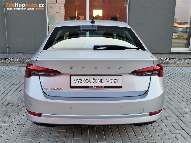 Škoda Octavia 2.0TDI DSG Ambition,ČR,1.Maj. - fotka 9 z 50