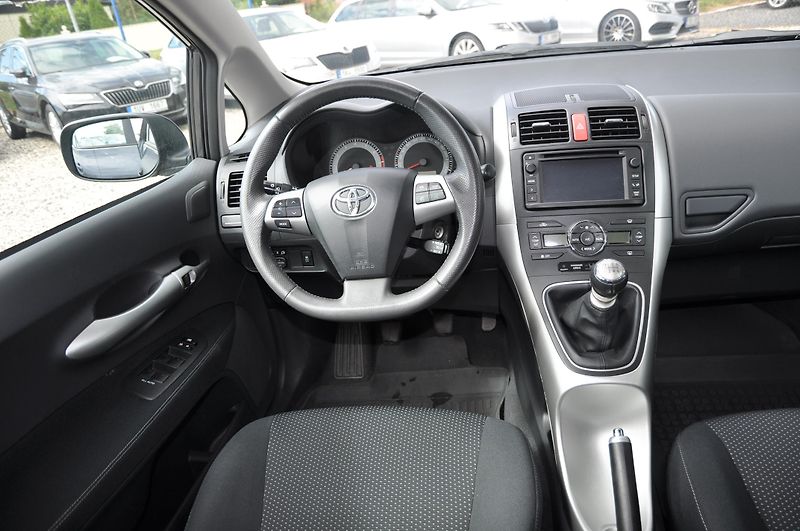 Toyota Auris 1.6 Valvematic 97kW - fotka 5 z 12