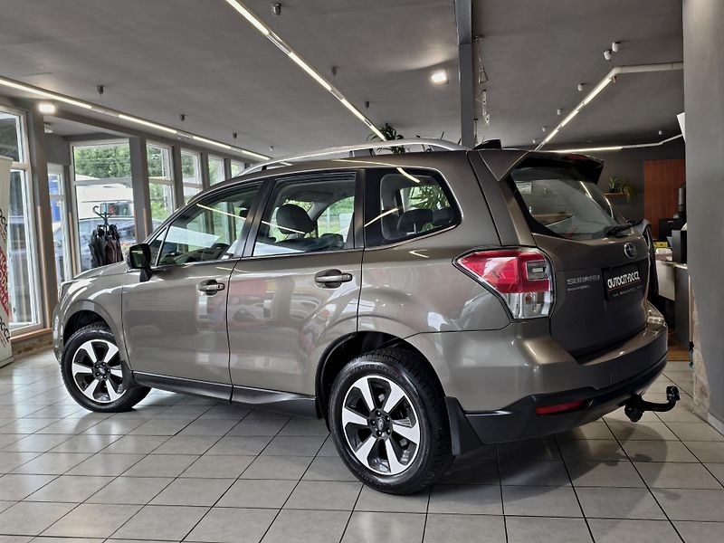Subaru Forester 2.0 i 4x4, A/T, EXECUTIVE, DPH - fotka 5 z 26