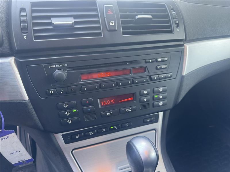 BMW X3 3,0 d Automat - fotka 17 z 19