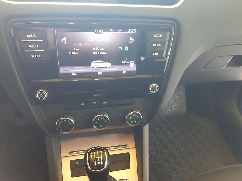 Škoda Octavia 2.0 TDI COMBI KLIMA 122000km!! - fotka 10 z 17