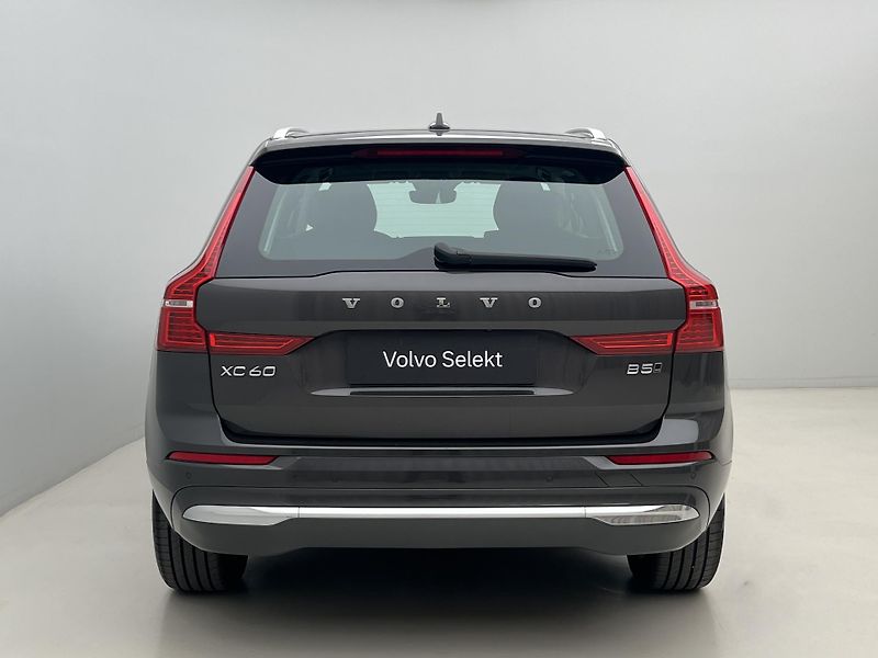 Volvo XC60 B5 AWD INSCRIPTION AUT - fotka 12 z 48