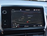 Peugeot 2008 (2019) 1.2 PureTech, Automat, Navi - náhled 16