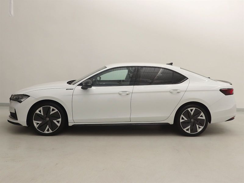 Škoda Superb (2025) 2.0 TDI DSG Sportline - fotka 3 z 5