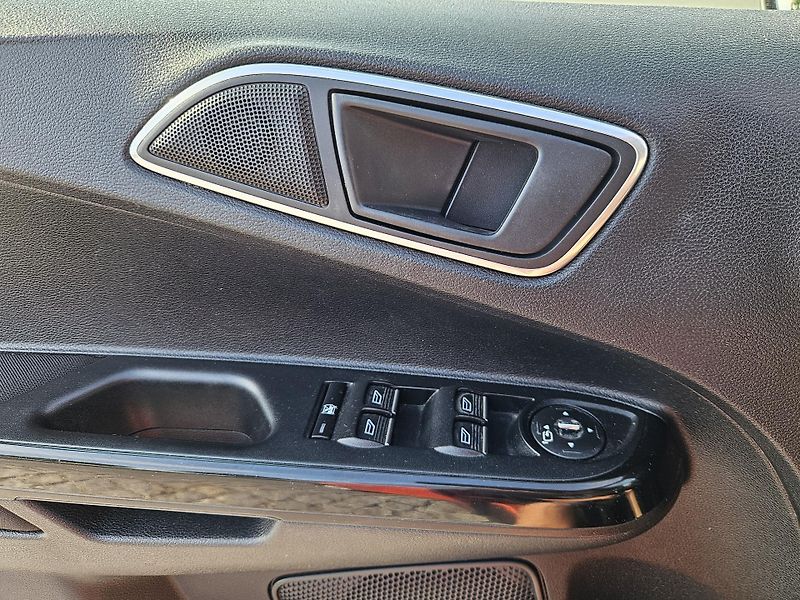 Ford B-MAX (2013) - fotka 18 z 22